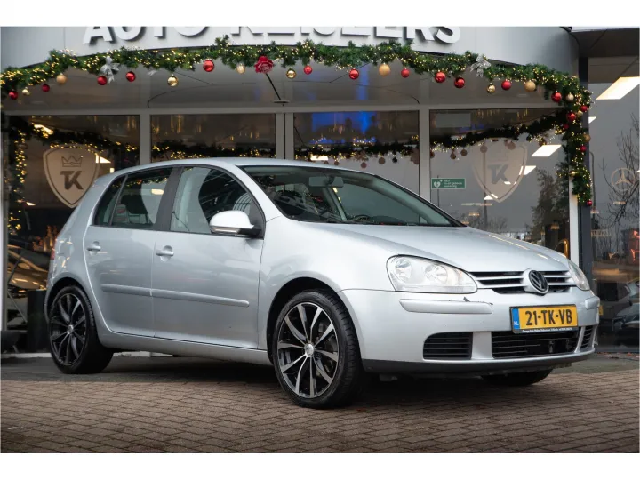 Volkswagen Golf 1.6 FSI Optive  Image 1